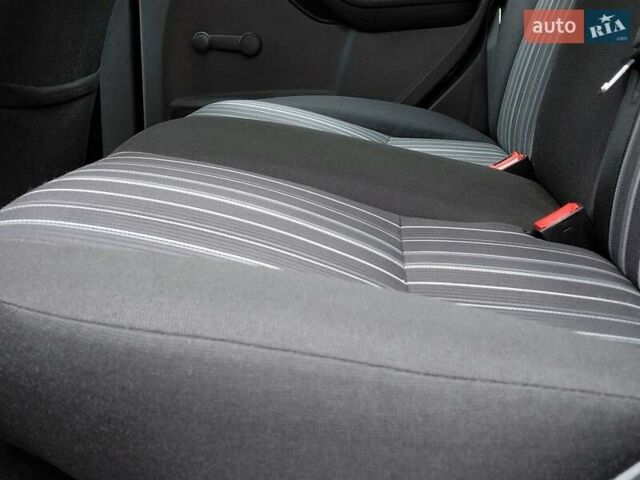 Форд Фокус 2008 у Самборе на Automoto.ua Чорний Форд Фокус, об'ємом двигуна 1.6 л та пробігом 225 тис. км за 4999 $, фото 33 на Automoto.ua