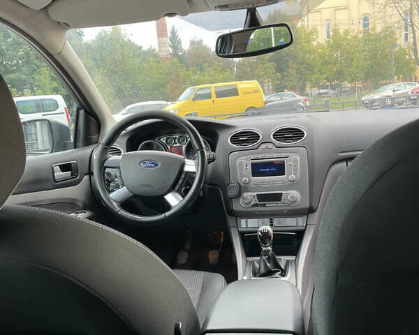 Черный Форд Фокус, объемом двигателя 1.6 л и пробегом 260 тыс. км за 5400 $, фото 16 на Automoto.ua