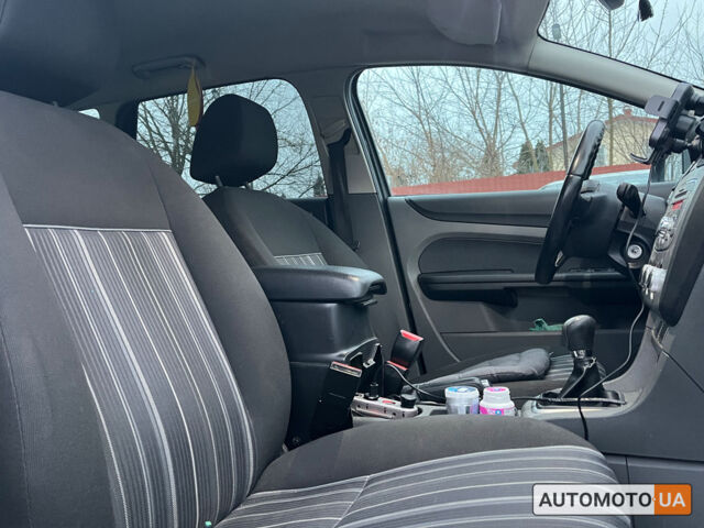 Черный Форд Фокус, объемом двигателя 1.6 л и пробегом 201 тыс. км за 5999 $, фото 21 на Automoto.ua