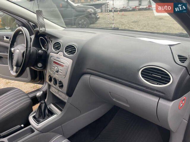 Черный Форд Фокус, объемом двигателя 1.6 л и пробегом 223 тыс. км за 6400 $, фото 60 на Automoto.ua