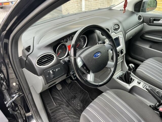 Черный Форд Фокус, объемом двигателя 1.6 л и пробегом 200 тыс. км за 5500 $, фото 15 на Automoto.ua