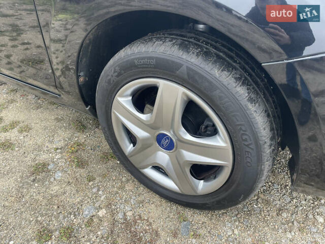 Черный Форд Фокус, объемом двигателя 1.6 л и пробегом 223 тыс. км за 6400 $, фото 10 на Automoto.ua