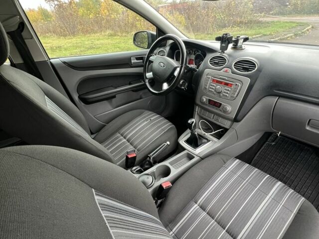 Черный Форд Фокус, объемом двигателя 1.6 л и пробегом 278 тыс. км за 4600 $, фото 11 на Automoto.ua