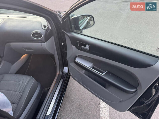 Чорний Форд Фокус, об'ємом двигуна 1.6 л та пробігом 261 тис. км за 5800 $, фото 5 на Automoto.ua