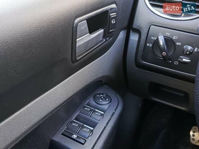 Чорний Форд Фокус, об'ємом двигуна 1.6 л та пробігом 208 тис. км за 5800 $, фото 7 на Automoto.ua