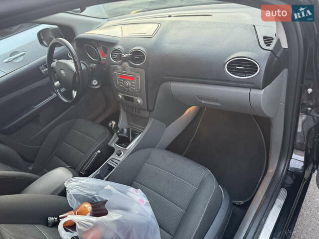 Чорний Форд Фокус, об'ємом двигуна 1.6 л та пробігом 261 тис. км за 5800 $, фото 6 на Automoto.ua