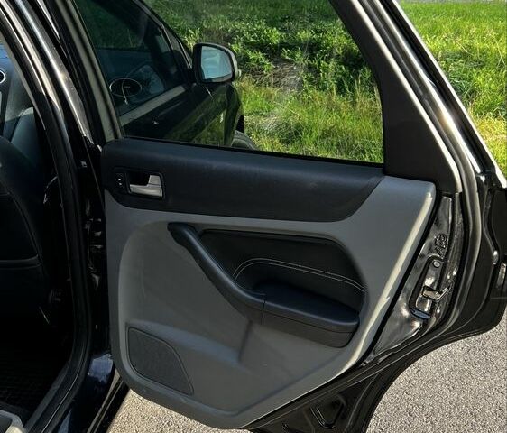 Чорний Форд Фокус, об'ємом двигуна 1.6 л та пробігом 252 тис. км за 5500 $, фото 11 на Automoto.ua