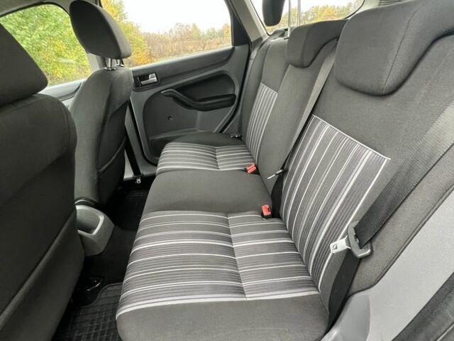 Черный Форд Фокус, объемом двигателя 1.6 л и пробегом 278 тыс. км за 4600 $, фото 13 на Automoto.ua