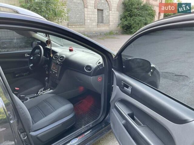 Черный Форд Фокус, объемом двигателя 1.6 л и пробегом 285 тыс. км за 5550 $, фото 9 на Automoto.ua