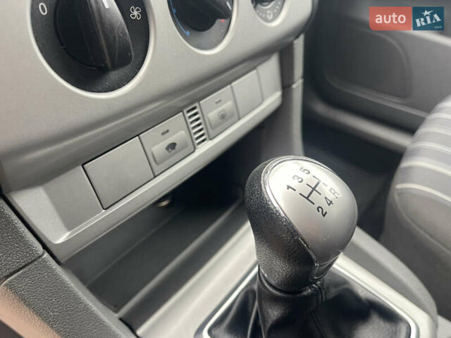 Черный Форд Фокус, объемом двигателя 1.6 л и пробегом 223 тыс. км за 6400 $, фото 42 на Automoto.ua