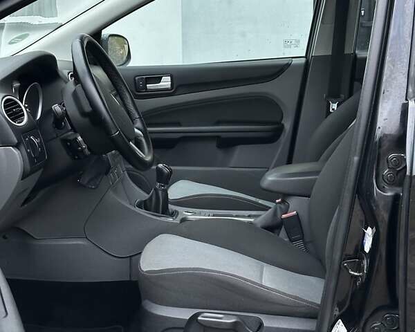 Чорний Форд Фокус, об'ємом двигуна 1.8 л та пробігом 211 тис. км за 5400 $, фото 29 на Automoto.ua