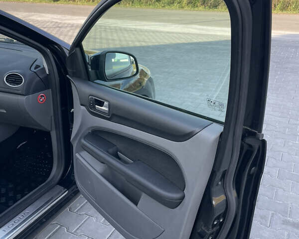 Черный Форд Фокус, объемом двигателя 1.6 л и пробегом 210 тыс. км за 4800 $, фото 18 на Automoto.ua