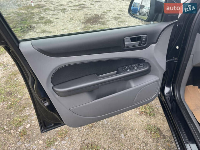 Черный Форд Фокус, объемом двигателя 1.6 л и пробегом 223 тыс. км за 6400 $, фото 35 на Automoto.ua