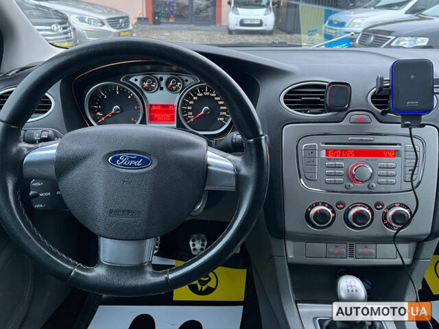 Черный Форд Фокус, объемом двигателя 1.6 л и пробегом 201 тыс. км за 5999 $, фото 13 на Automoto.ua
