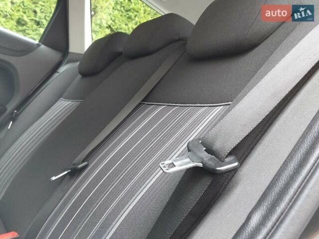 Форд Фокус 2008 у Самборе на Automoto.ua Чорний Форд Фокус, об'ємом двигуна 1.6 л та пробігом 225 тис. км за 4999 $, фото 34 на Automoto.ua