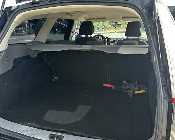 Черный Форд Фокус, объемом двигателя 1.6 л и пробегом 240 тыс. км за 5499 $, фото 3 на Automoto.ua