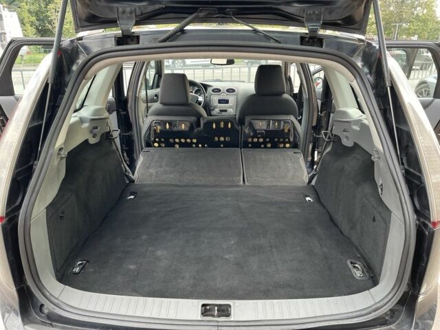 Черный Форд Фокус, объемом двигателя 1.6 л и пробегом 300 тыс. км за 5000 $, фото 18 на Automoto.ua