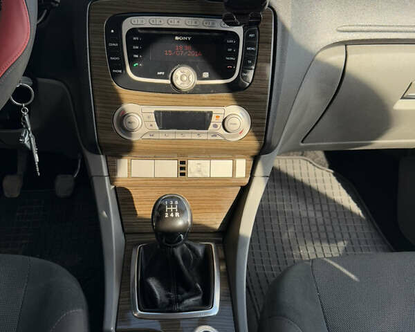 Черный Форд Фокус, объемом двигателя 1.6 л и пробегом 283 тыс. км за 5700 $, фото 57 на Automoto.ua