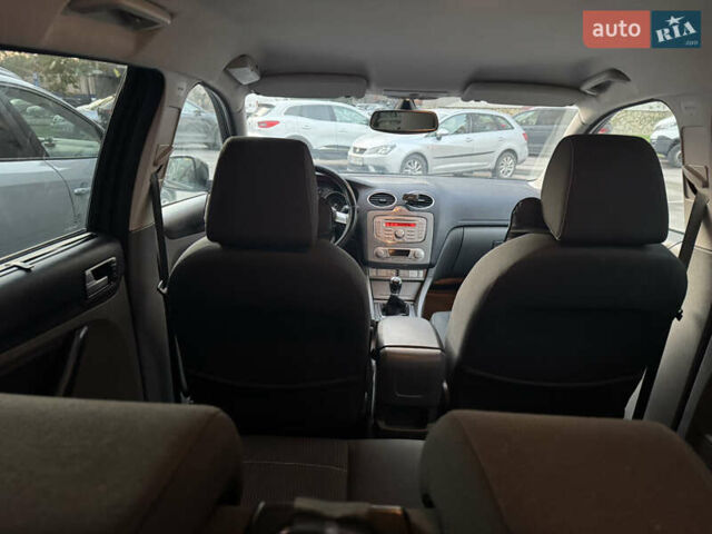 Чорний Форд Фокус, об'ємом двигуна 1.6 л та пробігом 261 тис. км за 5800 $, фото 13 на Automoto.ua