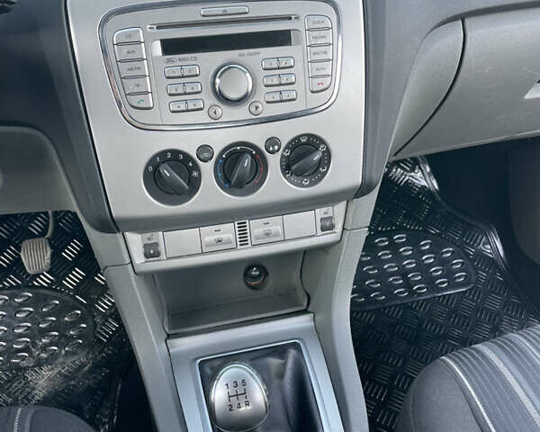 Черный Форд Фокус, объемом двигателя 1.6 л и пробегом 210 тыс. км за 4800 $, фото 26 на Automoto.ua