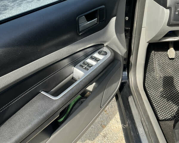 Черный Форд Фокус, объемом двигателя 1.6 л и пробегом 220 тыс. км за 5850 $, фото 5 на Automoto.ua