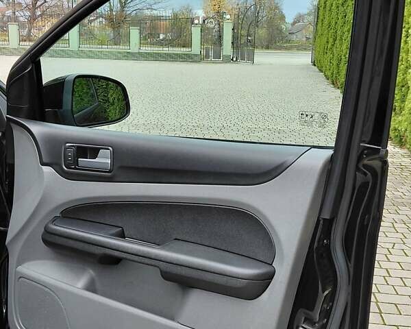 Форд Фокус 2008 в Самборе на Automoto.ua Черный Форд Фокус, объемом двигателя 1.6 л и пробегом 225 тыс. км за 4999 $, фото 68 на Automoto.ua