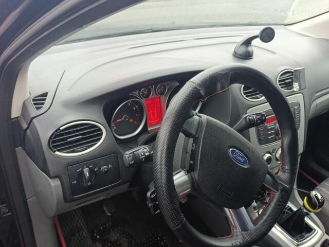 Черный Форд Фокус, объемом двигателя 1.6 л и пробегом 335 тыс. км за 4500 $, фото 8 на Automoto.ua