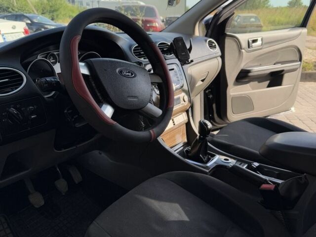 Черный Форд Фокус, объемом двигателя 1.6 л и пробегом 293 тыс. км за 5500 $, фото 23 на Automoto.ua