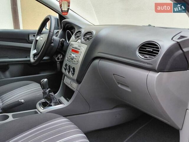 Форд Фокус 2008 у Самборе на Automoto.ua Чорний Форд Фокус, об'ємом двигуна 1.6 л та пробігом 225 тис. км за 4999 $, фото 41 на Automoto.ua