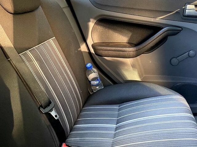 Чорний Форд Фокус, об'ємом двигуна 1.6 л та пробігом 235 тис. км за 5410 $, фото 7 на Automoto.ua