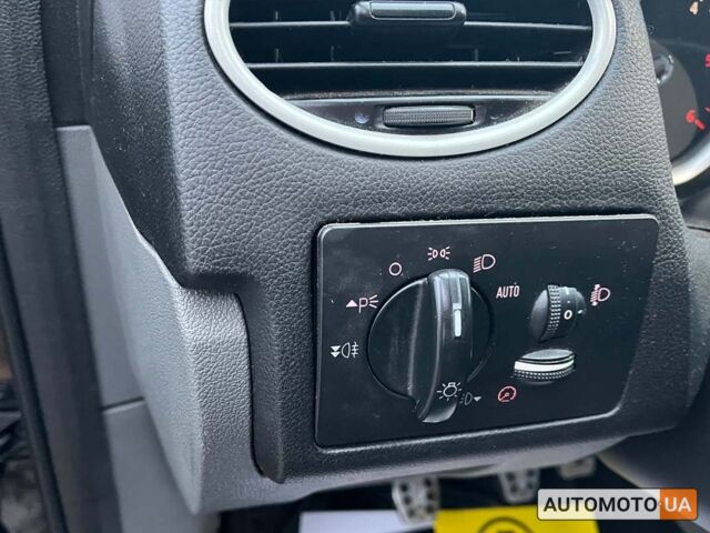 Черный Форд Фокус, объемом двигателя 1.6 л и пробегом 201 тыс. км за 5999 $, фото 5 на Automoto.ua