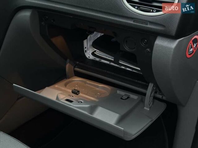 Чорний Форд Фокус, об'ємом двигуна 1.8 л та пробігом 211 тис. км за 5400 $, фото 35 на Automoto.ua