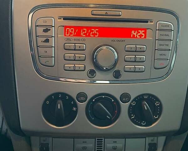 Чорний Форд Фокус, об'ємом двигуна 1.6 л та пробігом 198 тис. км за 5400 $, фото 21 на Automoto.ua