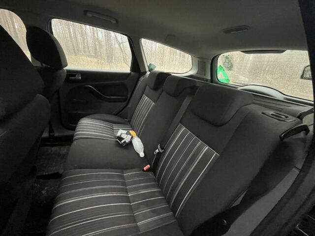 Черный Форд Фокус, объемом двигателя 1.8 л и пробегом 379 тыс. км за 2300 $, фото 2 на Automoto.ua