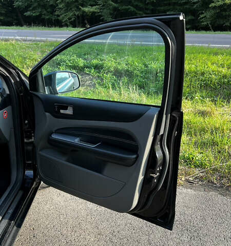 Черный Форд Фокус, объемом двигателя 1.56 л и пробегом 254 тыс. км за 5200 $, фото 18 на Automoto.ua