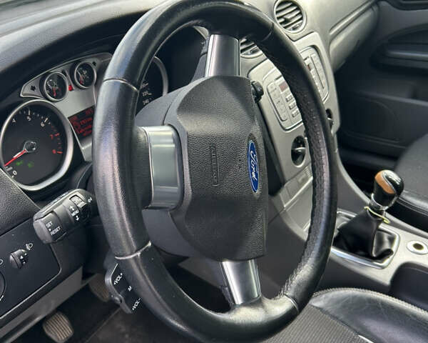 Черный Форд Фокус, объемом двигателя 1.6 л и пробегом 247 тыс. км за 4500 $, фото 5 на Automoto.ua