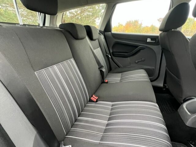 Черный Форд Фокус, объемом двигателя 1.6 л и пробегом 278 тыс. км за 4600 $, фото 12 на Automoto.ua