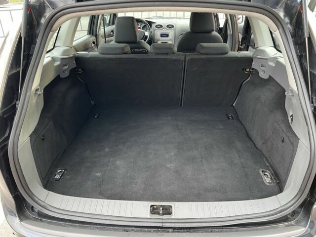 Черный Форд Фокус, объемом двигателя 1.6 л и пробегом 300 тыс. км за 5000 $, фото 17 на Automoto.ua