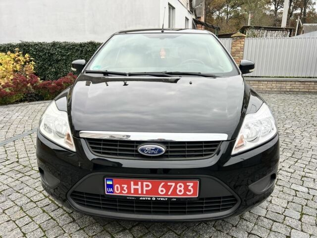 Черный Форд Фокус, объемом двигателя 1.6 л и пробегом 200 тыс. км за 5500 $, фото 1 на Automoto.ua