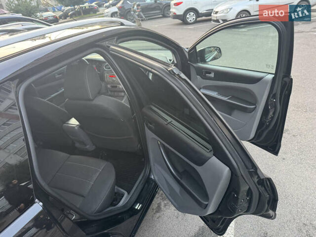 Чорний Форд Фокус, об'ємом двигуна 1.6 л та пробігом 261 тис. км за 5800 $, фото 8 на Automoto.ua