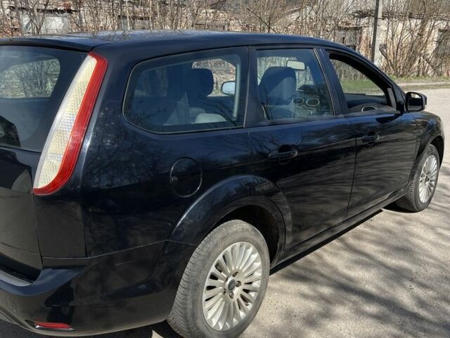 Черный Форд Фокус, объемом двигателя 1.6 л и пробегом 223 тыс. км за 5555 $, фото 7 на Automoto.ua