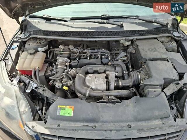 Черный Форд Фокус, объемом двигателя 1.56 л и пробегом 245 тыс. км за 5400 $, фото 11 на Automoto.ua