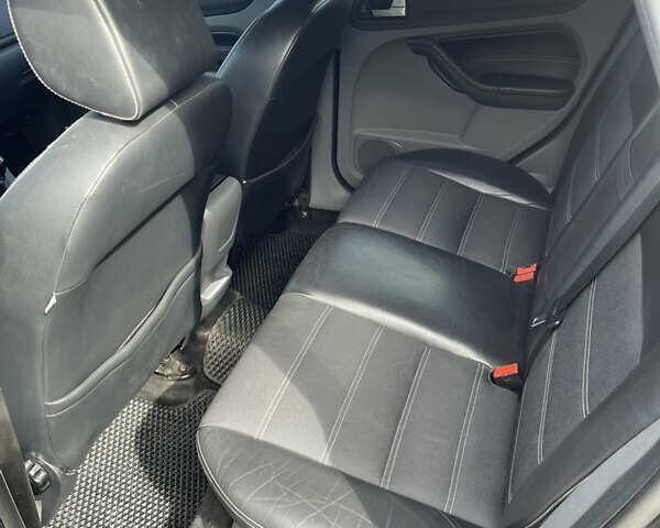Черный Форд Фокус, объемом двигателя 1.6 л и пробегом 220 тыс. км за 5850 $, фото 8 на Automoto.ua