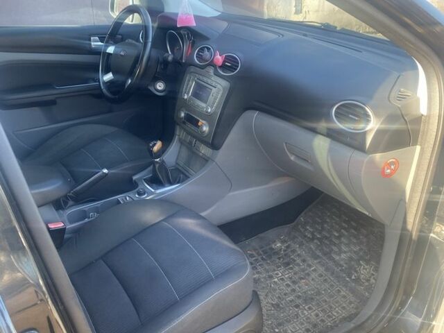 Черный Форд Фокус, объемом двигателя 1.6 л и пробегом 240 тыс. км за 4500 $, фото 4 на Automoto.ua