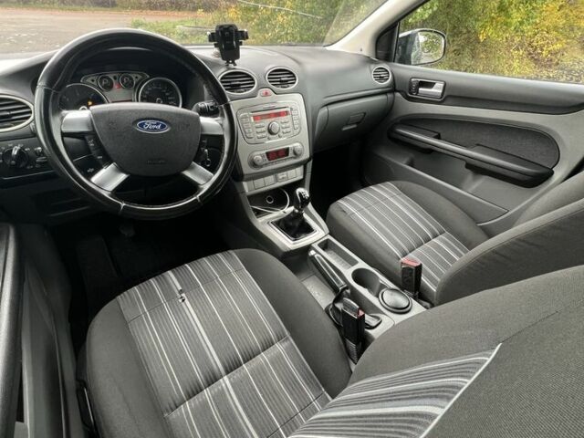 Черный Форд Фокус, объемом двигателя 1.6 л и пробегом 278 тыс. км за 4600 $, фото 10 на Automoto.ua