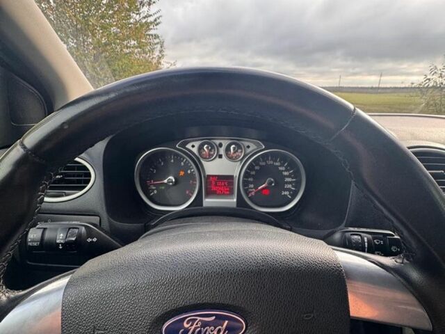 Черный Форд Фокус, объемом двигателя 1.6 л и пробегом 280 тыс. км за 4800 $, фото 7 на Automoto.ua