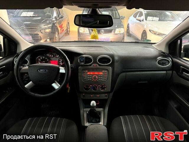 Черный Форд Фокус, объемом двигателя 1.8 л и пробегом 19300 тыс. км за 5400 $, фото 8 на Automoto.ua