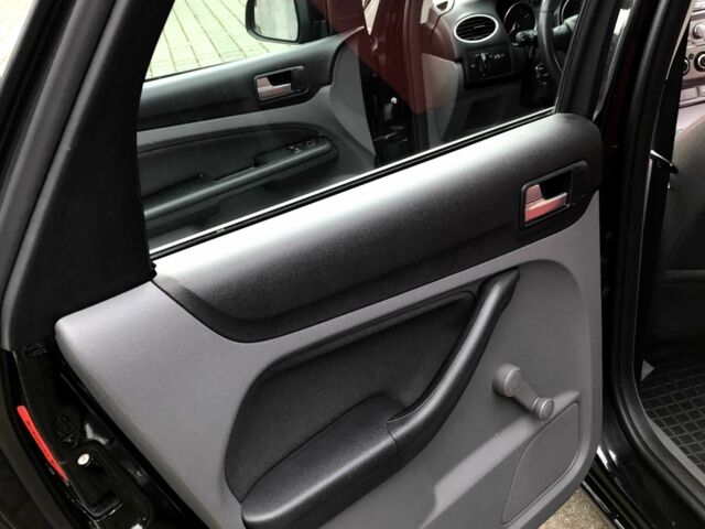 Чорний Форд Фокус, об'ємом двигуна 1.6 л та пробігом 220 тис. км за 4614 $, фото 9 на Automoto.ua