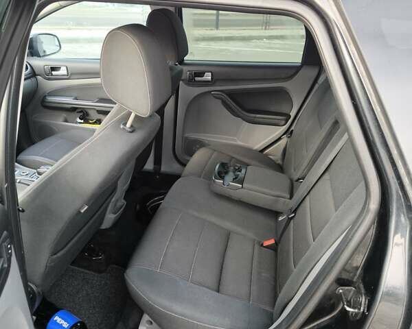 Черный Форд Фокус, объемом двигателя 1.6 л и пробегом 303 тыс. км за 6500 $, фото 11 на Automoto.ua