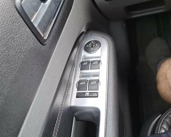 Черный Форд Фокус, объемом двигателя 1.56 л и пробегом 245 тыс. км за 5400 $, фото 3 на Automoto.ua